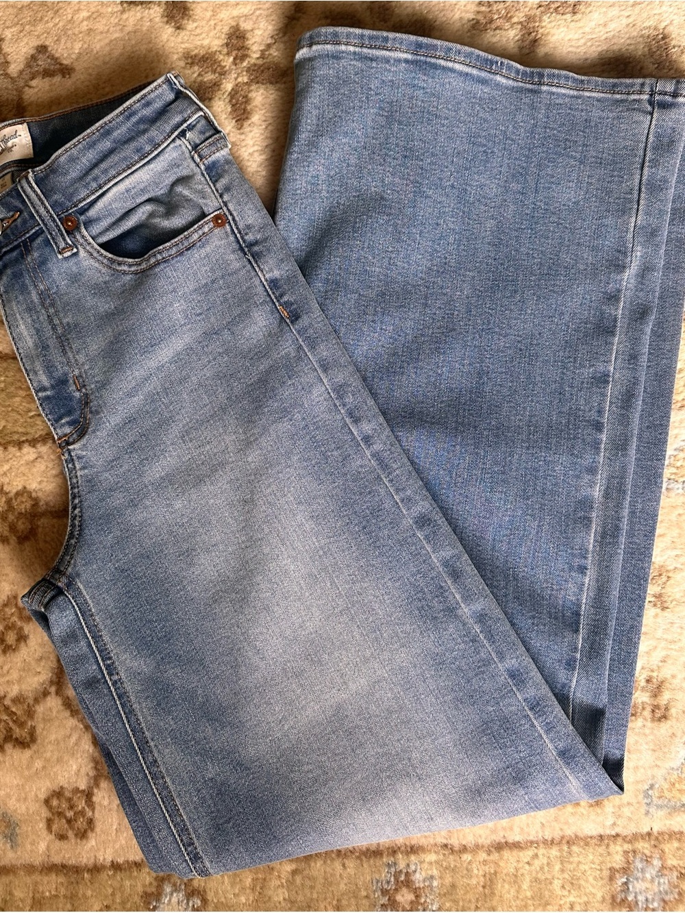 Universal Thread High Rise Wide Leg Jeans Size 4R Light Wash